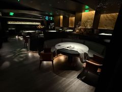 -左庭右院鲜牛肉火锅黑金店(陆家嘴中心店)