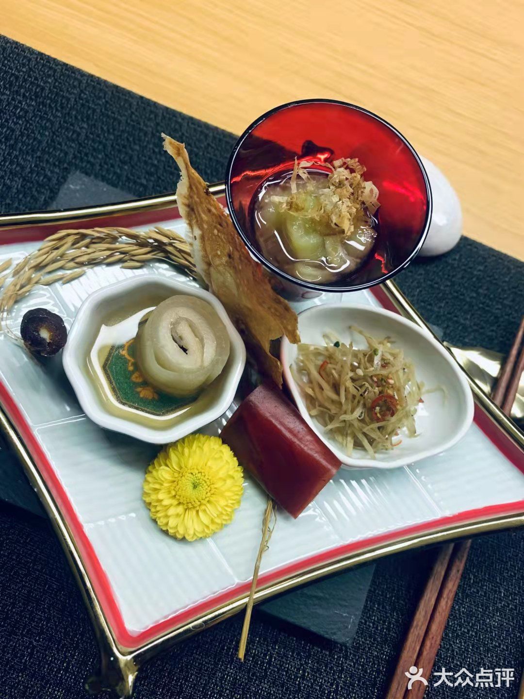今日跟闺蜜打卡了一家高端日料店