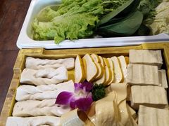 -滇釜火锅·能喝汤的火锅(车公庄店)