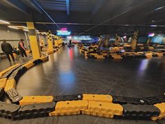 -极限PLAY运动娱乐新世界·团建派对潮玩休闲馆·室内蹦极高空游乐园
