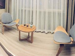 -西安大雁塔科技大学地铁站亚朵酒店