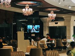 -荣誉国际酒店-云顶旋转餐厅