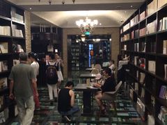 -钟书阁(松江泰晤士小镇店)