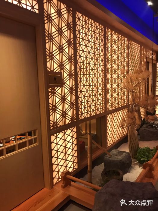 文三酒肆自助放题(新街口友谊广场店)包房图片