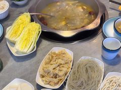 -光头药膳鸡(莱茵小镇店)