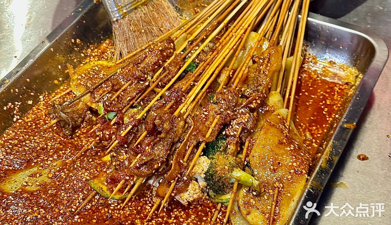 可以永远相信！昆明人排队都要吃的串串！ 
