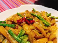 -香巴拉云南餐厅(华莱坞店)