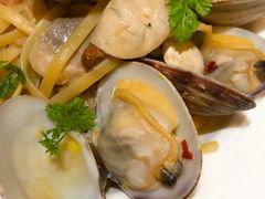 蒜香辣椒海蚬意粉-Oasis Bar & Grill