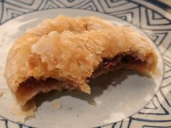 现烤玫瑰鲜花饼-云海肴云南菜·蒸汽石锅鱼(青岛万象城店)