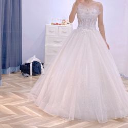 -予白婚纱礼服馆