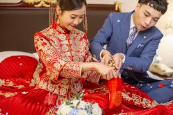 -禕·愫白婚纱商店