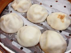 蟹黄汤包-鸡鸣汤包(红山动物园店)