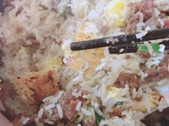 窝蛋牛肉煲仔饭-红星光发煲仔饭(大石街店)