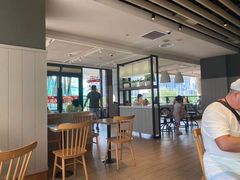 用餐区-肯德基(布吉老街店)