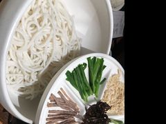 鸡丝凉米线-云海肴·汽锅鸡·云南菜(美罗城店)