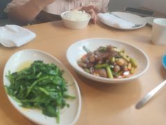-渝信川菜 · 川味家常菜(财富购物中心店)