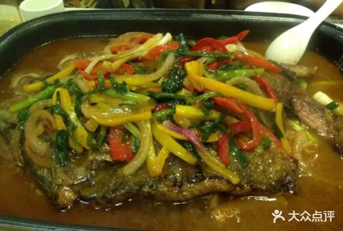 盛泓茗点园.黑鱼庄剁椒烤回头鱼图片 - 第1张