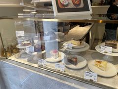 面包甜点陈列柜-大酉·M Coffee(北京美术馆店)
