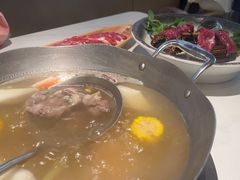 -左庭右院鲜牛肉火锅(金山万达店)