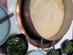 -洪氏嗨捞·猪肚鸡火锅(阳光天地店)