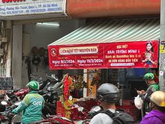 -Bánh Mì Huynh Hoa