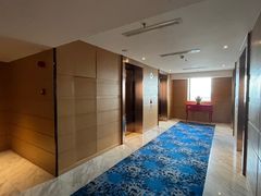 -上海虹桥西郊假日酒店