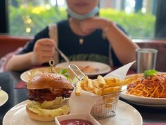 -WOLFGANG PUCK KITCHEN & BAR(迪士尼小镇店)