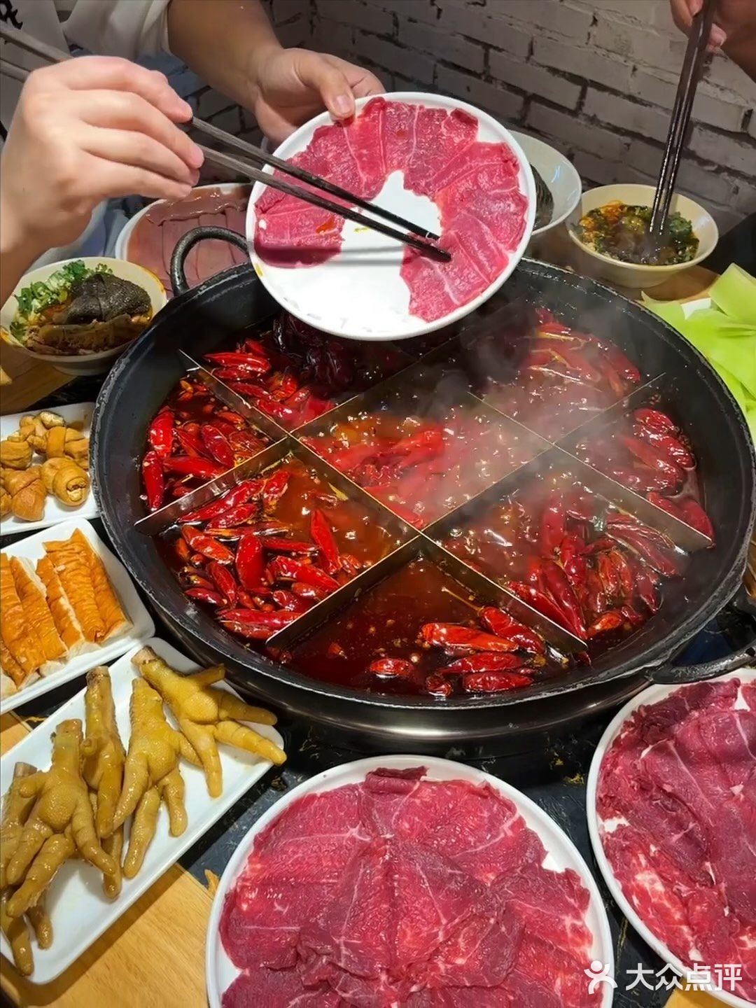 信我！重庆本地人带路的社区火锅！