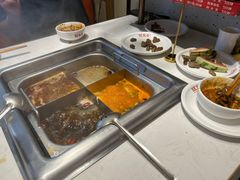 -旺龙巷重庆脆毛肚火锅·潜山扛把子店(潜山商业街店)