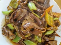 狗肠肚炒尖椒-春明狗肉馆(园丁花园店)