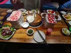 -蒙肥羊·酸汤潮牛·鲜牛肉火锅烤肉自助(岗顶店)