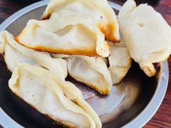 -黄阿姨锅贴大王(万航渡路店)