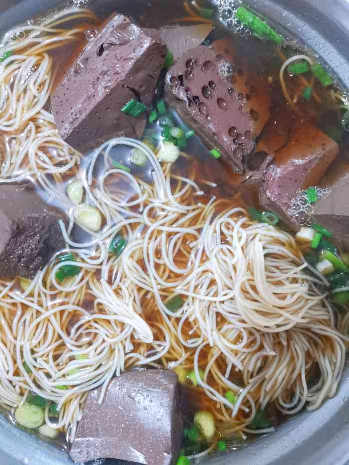 南哥猪血捞化-"【地点】世欧王庄附近,导航能到,桂圆巷子.