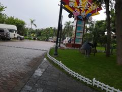 -亚龙湾亚泰商业街