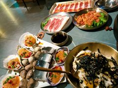 -围炉肉舍•炭烤活鳗•丹东海鲜烤肉(步行街店)