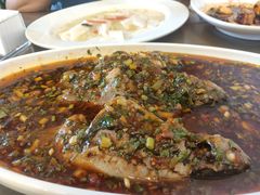 藿香鲫鱼-月圆霖特色农家乐