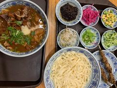 老北京炸酱面-门框胡同百年卤煮(新街口店)