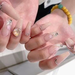 -LISSOM莉森 Nail ·美甲美睫原创定制店