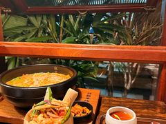-银米·云南传统过桥米线(双廊黑金冠店)