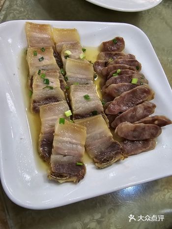 每一个菜都新鲜入味，尤其是白水鱼，鲜嫩味美