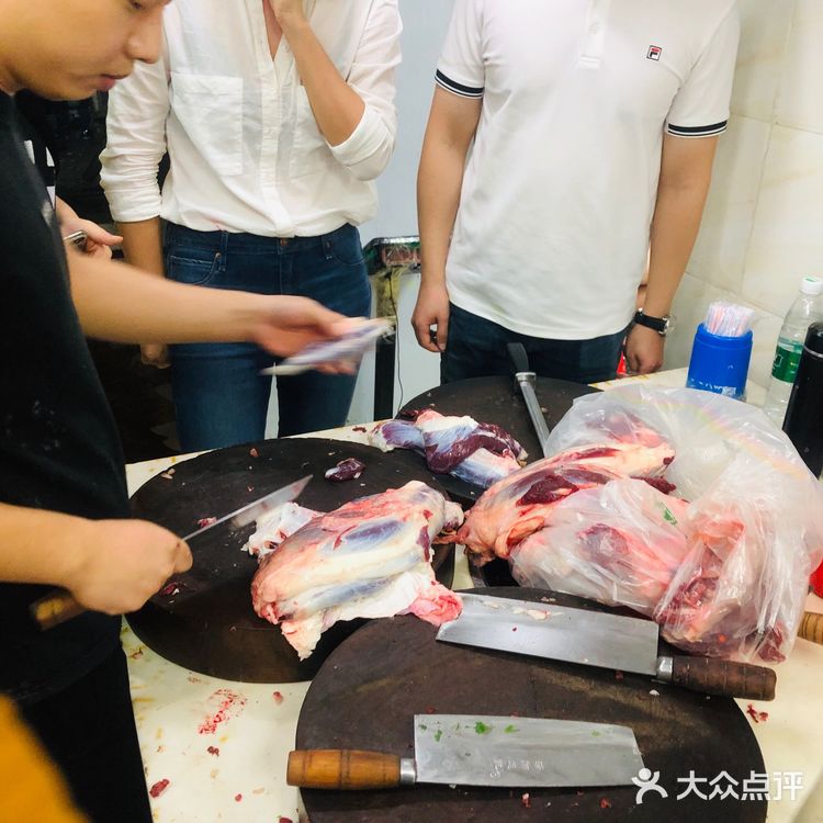 牛骨髓第一次吃很弹牙，第一次吃哈哈～然后我们又点了一盘