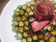 黑椒牛肉拼秋葵-将相和·海鲜蒸饺大连菜