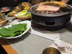 -草家酱蟹炭火烤肉店(珲春南路一店)