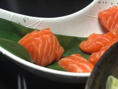 三文鱼刺身-日本料理神拉面