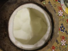 -志龙皇冠吃货椰子铺