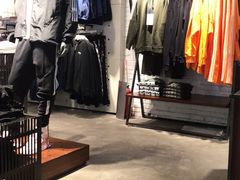 -阿迪达斯(武林银泰三叶草店)