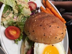 牛肉汉堡-Simple Yummy简单美味(上邦百汇城店)