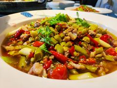 -兔行天下-鸿鹤鲜锅兔(中海国际店)