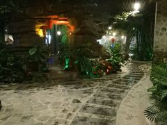 -泉城欧乐堡戏水湾艺术养生温泉