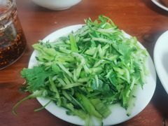 老虎菜-宝瑞门钉肉饼店